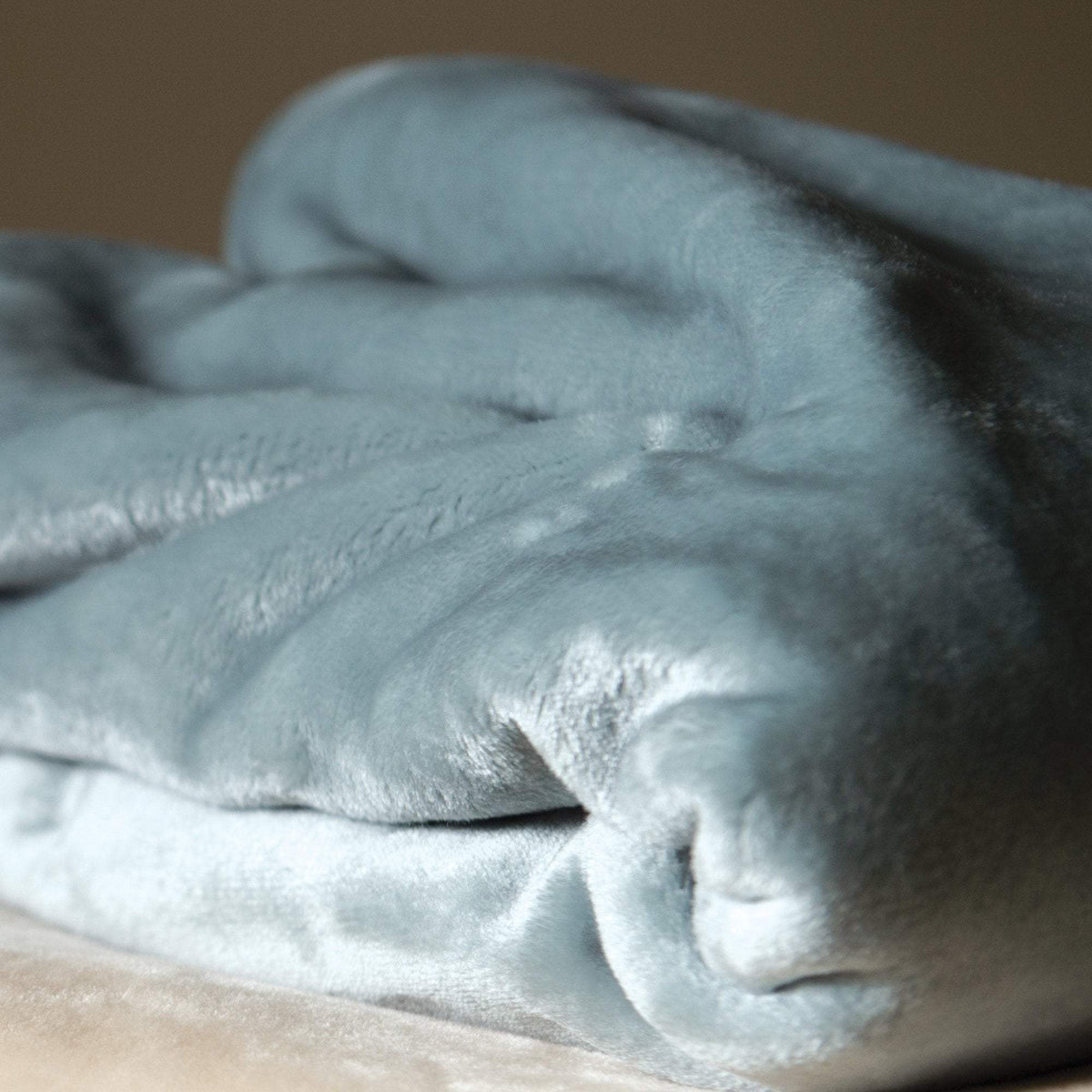 Sposh Chelour Throw
